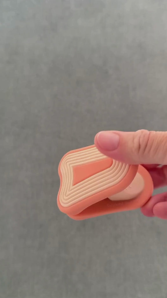 fire, squeezing fun silicone clips