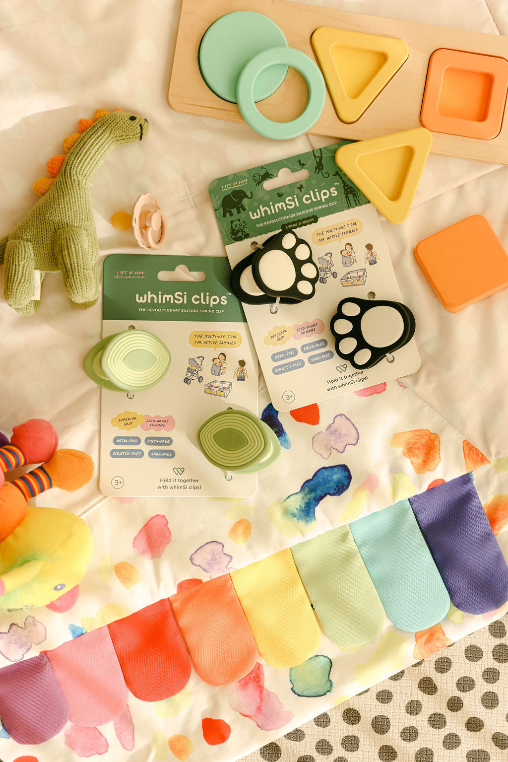 whimSi clips keeping blankets in place for imaginative play, safe and pinch-free silicone clip